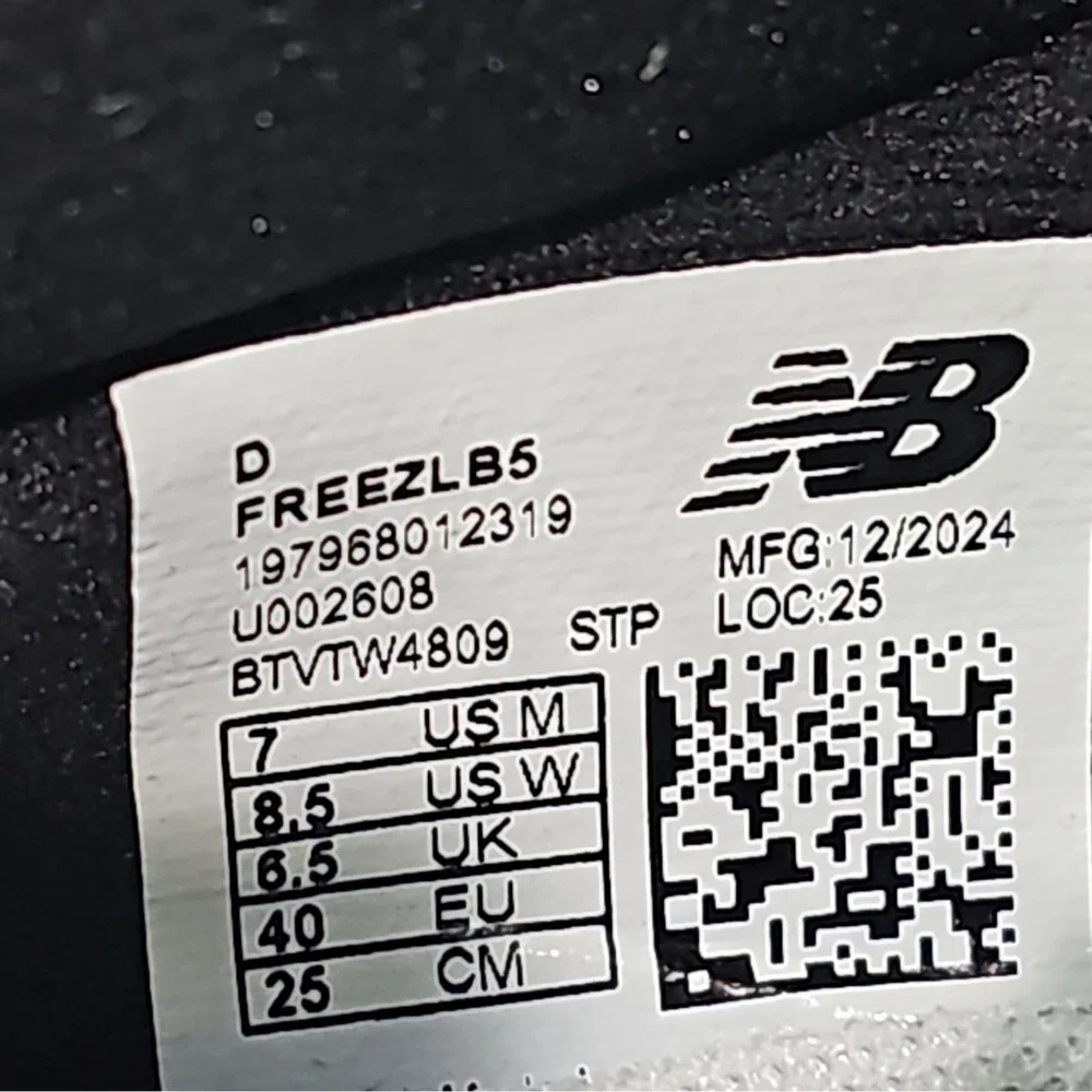 New Balance FreezeLX V5 Low Lacrosse Cleats Sneakers Men's 7 Women's 8.5